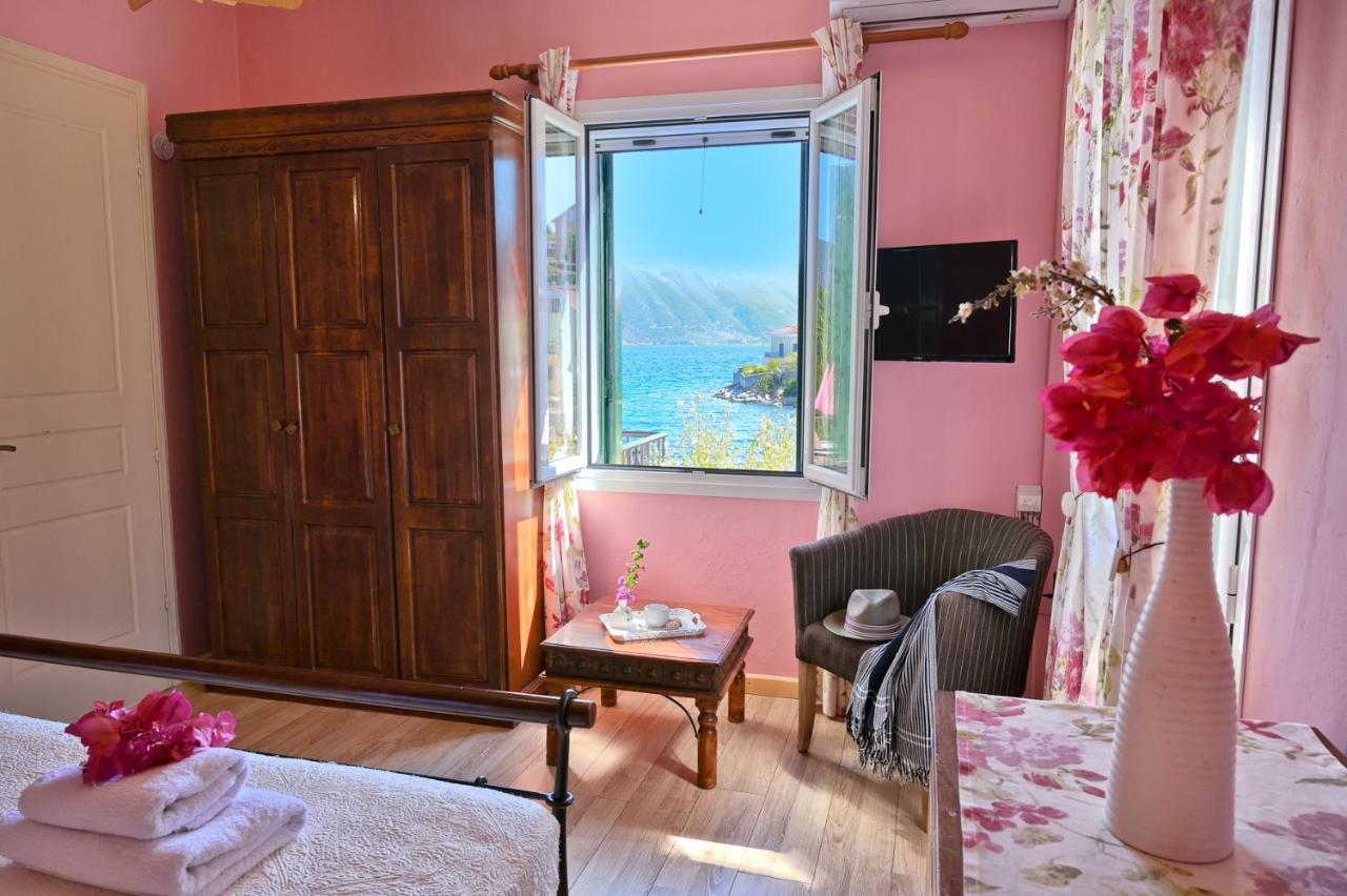 Villa Ireni Waterfont Фіскардо Екстер'єр фото